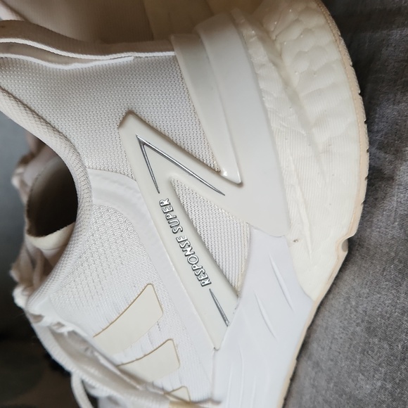 Adidas womans white size 7.5 response foam tennis shoe - Picture 13 of 16